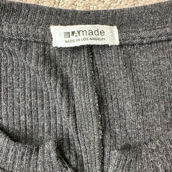 LA made Charcoal Sleeveless Padded Henley Size M - Picture 6 of 8